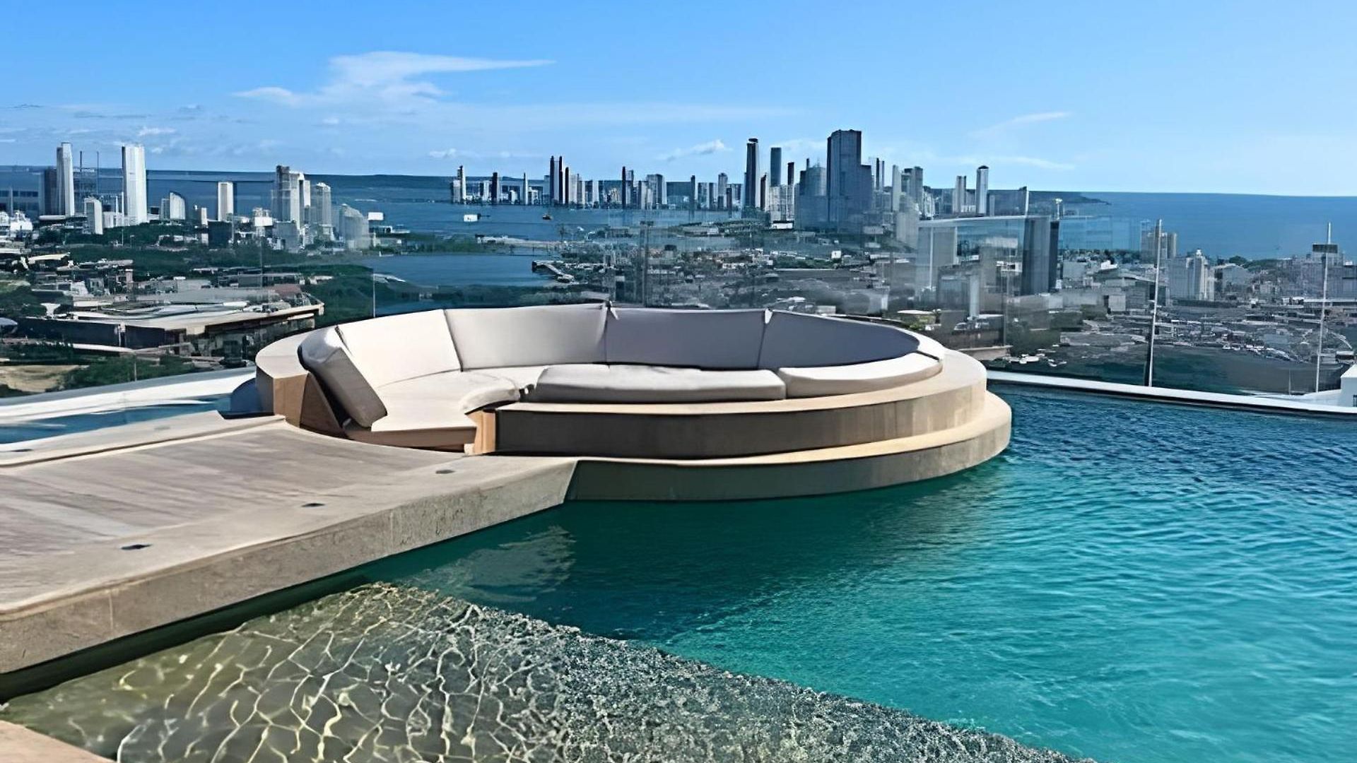 Luxury With Ocean Y Walled Views *