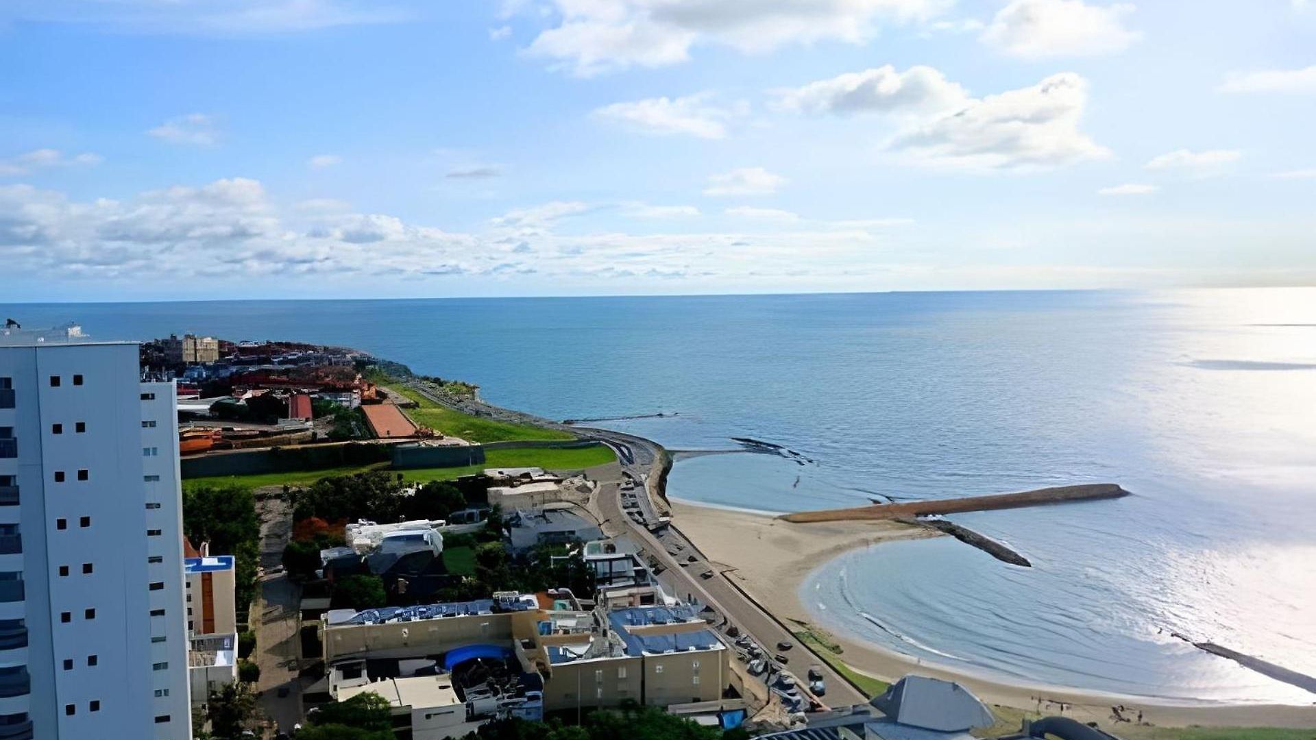 Luxury With Ocean Y Walled Views